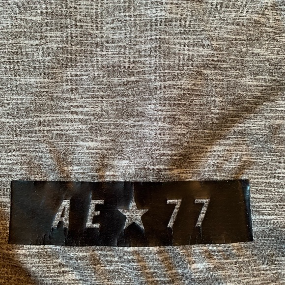 American Eagle Shirt Mens XS XSmall Grey Burgundy 360 Extreme Flex Long Sleeve - Picture 2 of 4